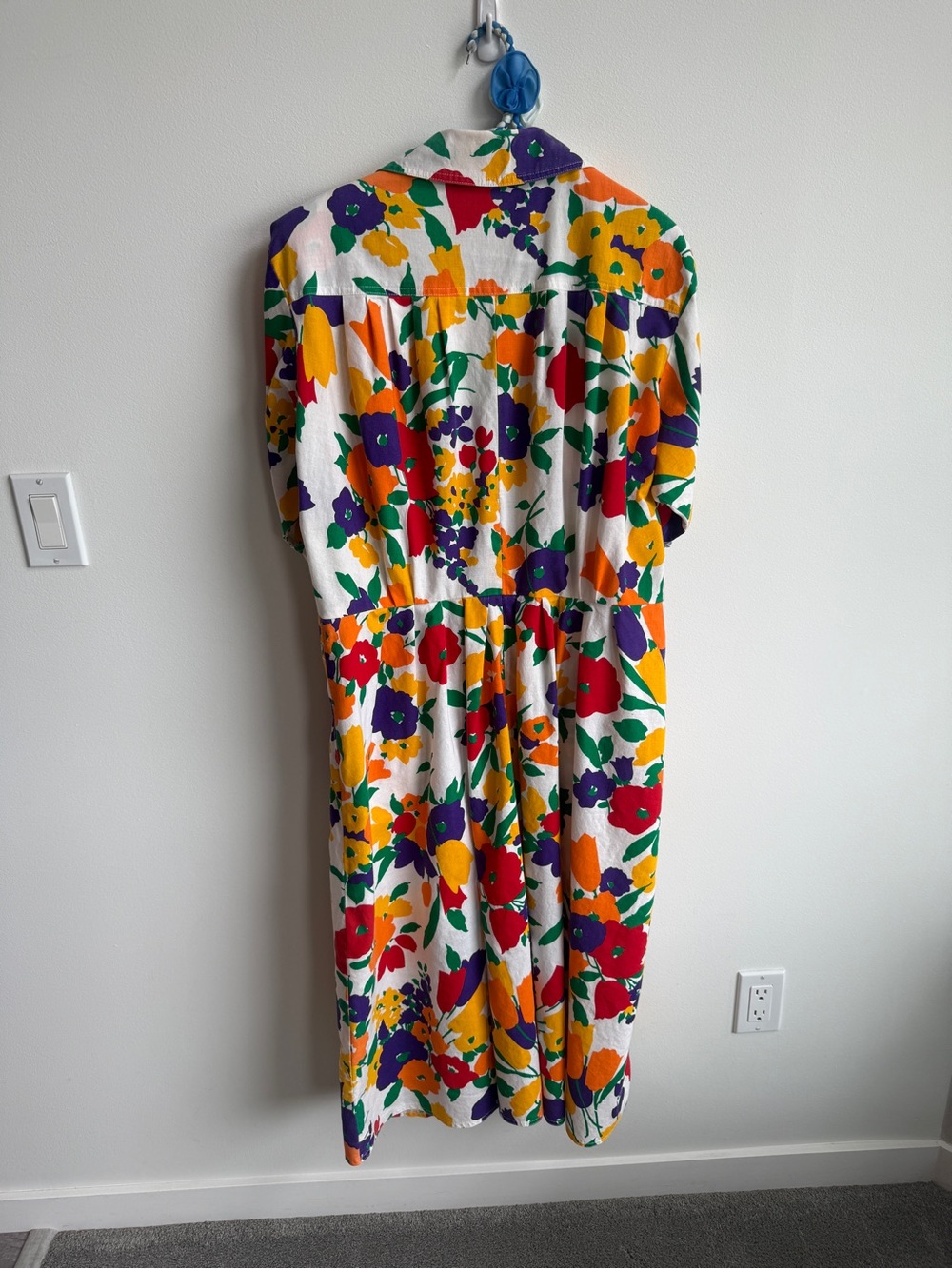 Vintage shirt dress
Tagged as size 18
Fits medium / large in my opinion - Picture 5 of 16